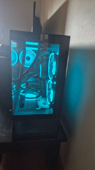 High-Performance Gaming PC with RTX 4070 SUPER