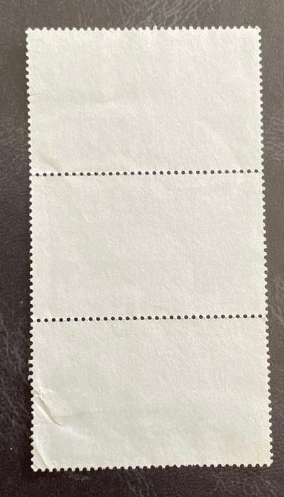 Used stamps - Block of 3 - Canada $2 stamps 1986