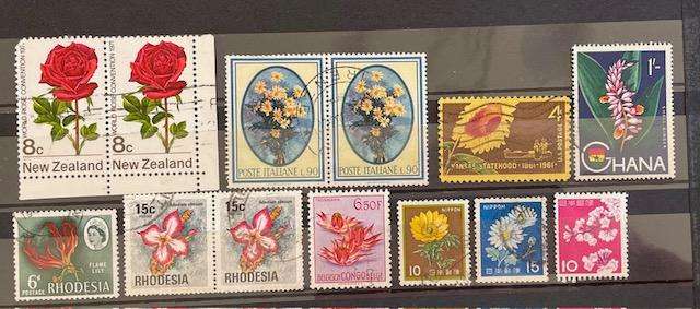 Mixed lot of FLOWER stamps - used - Thematic