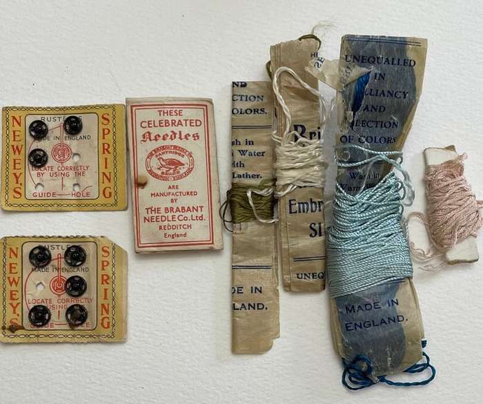 Vintage Sewing mixed lot - embroidery cotton, needles and fasteners * Vintage sewing