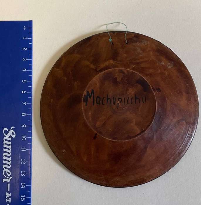 Vintage Peruvian Ceramic Machu Picchu handpainted plate. 14cm x 14cm diameter. Fantastic collectible