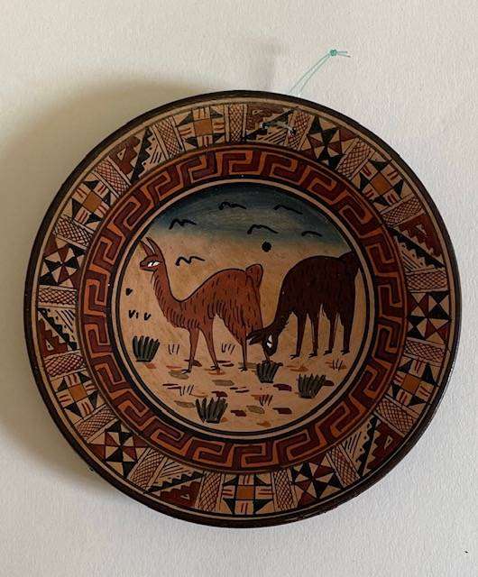 Vintage Peruvian Ceramic Machu Picchu handpainted plate. 14cm x 14cm diameter. Fantastic collectible