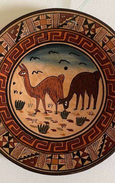 Vintage Peruvian Ceramic Machu Picchu handpainted plate. 14cm x 14cm diameter. Fantastic collectible