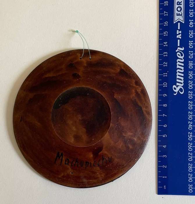 Vintage Peruvian Ceramic Machu Picchu handpainted plate. 14cm x 14cm diameter. Fantastic collectible