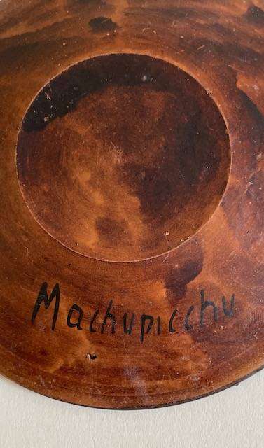 Vintage Peruvian Ceramic Machu Picchu handpainted plate. 14cm x 14cm diameter. Fantastic collectible