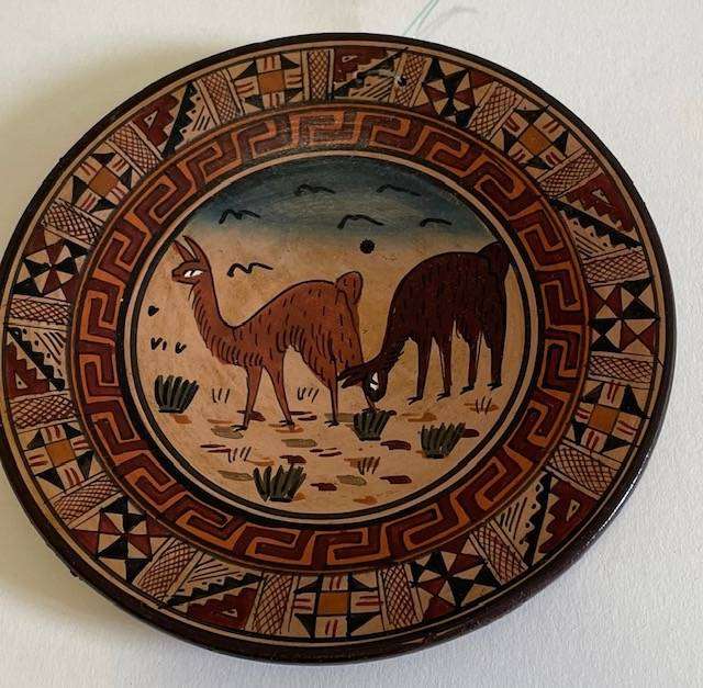 Vintage Peruvian Ceramic Machu Picchu handpainted plate. 14cm x 14cm diameter. Fantastic collectible