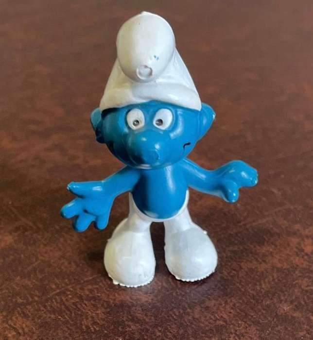VINTAGE "NORMAL SMURF" - produced by Scleich - Classic FLAT hand - RARE! Good condition. Peyton