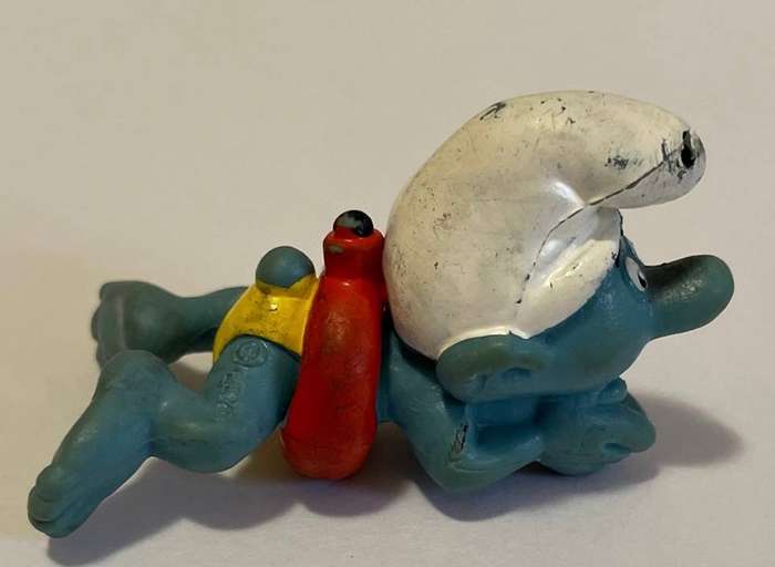 VINTAGE "SWIMMING SMURF" - produced by Scleich - #20025 - RARE! . Peyton