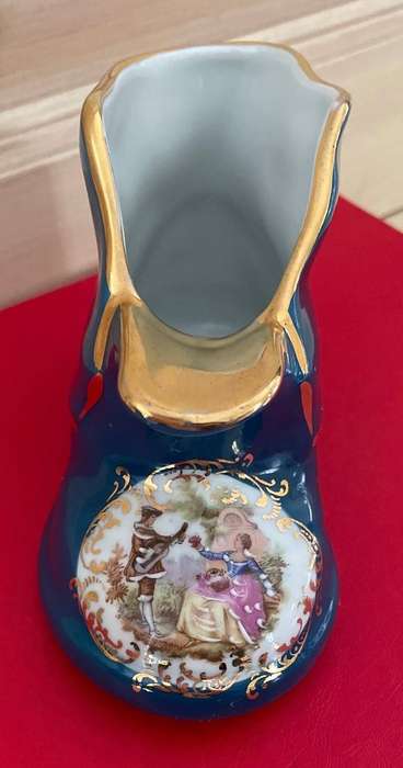 VINTAGE LIMOGE - La Reine - V47 - BOOT ASHTRAY - IN TEAL WITH GOLD OVERLAY AND ROMANTIC SCENE