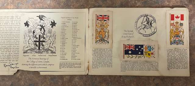 Brooke Bond Cards booklet. Flags and Emblems of the World.