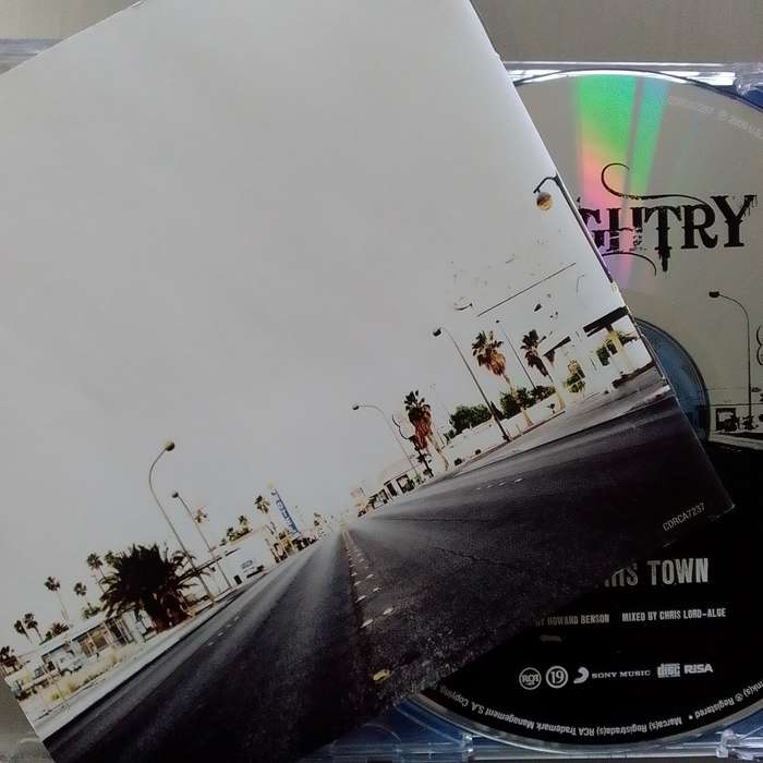 Daughtry (CD) Leave This Town