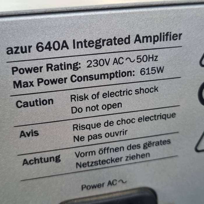 Cambridge Audio Azur 640A Integrated Amplifier + free CD player