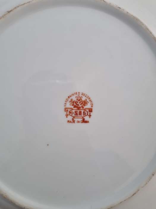 Hand painted Chinese decorative plate