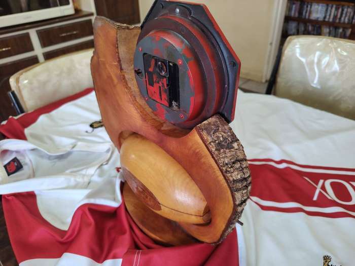 Rugby Lions clock with 2 loins T-Shirts