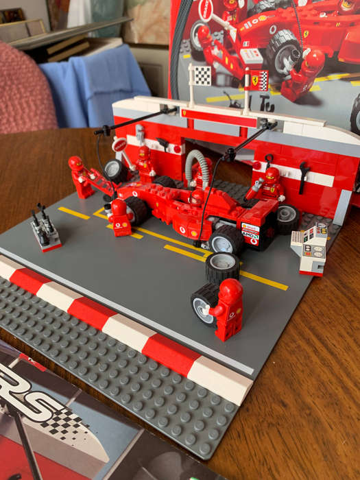LEGO 8375 Ferrari F1 Pit Set  Complete with Box & Instructions  Rare Collectible