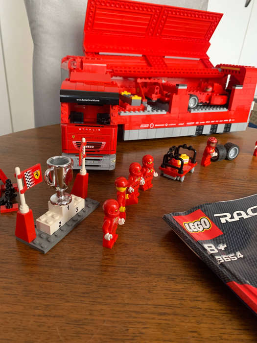 LEGO 8654 Scuderia Ferrari Truck