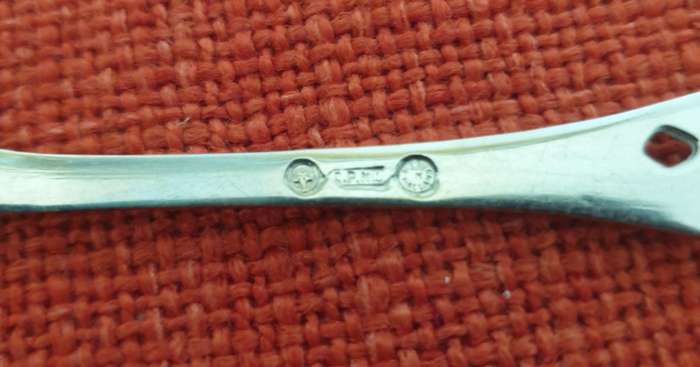 15 x Vintage EPNS plus 1 x chrome plated cake forks