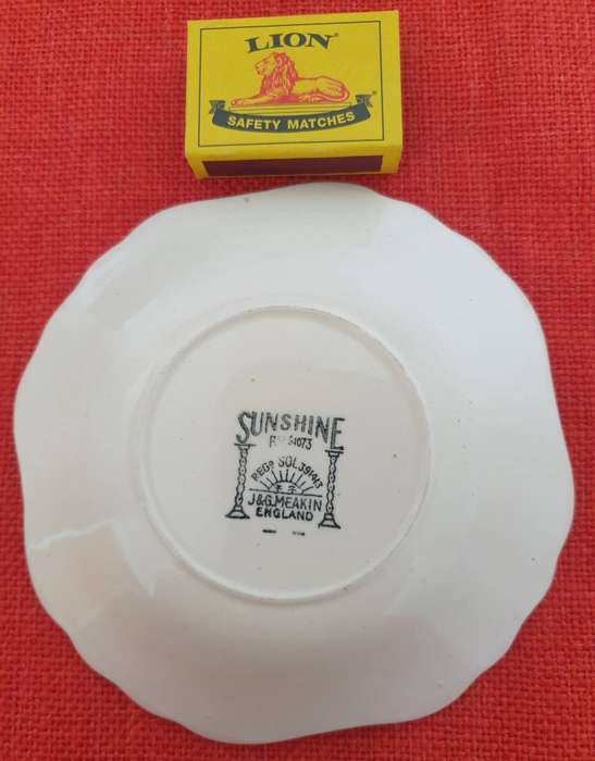 3 x Vintage and antique small porcelain bowls