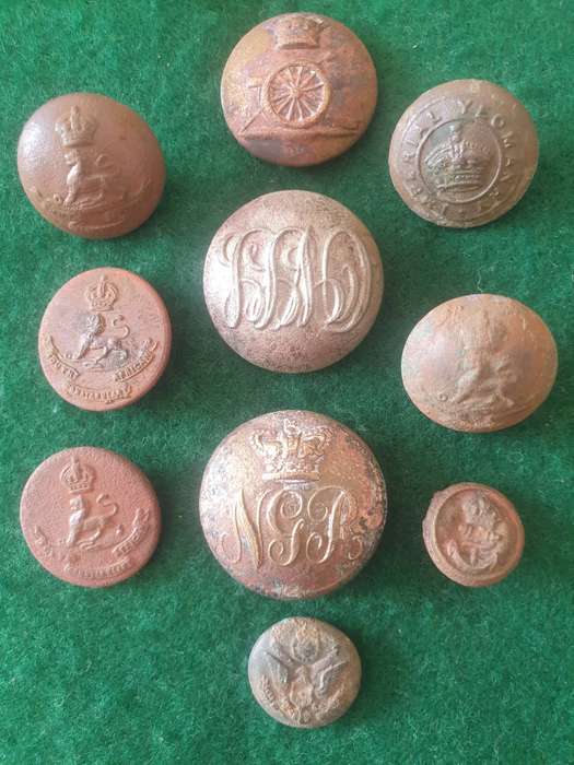 10 x Antique Anglo Boer War tunic buttons