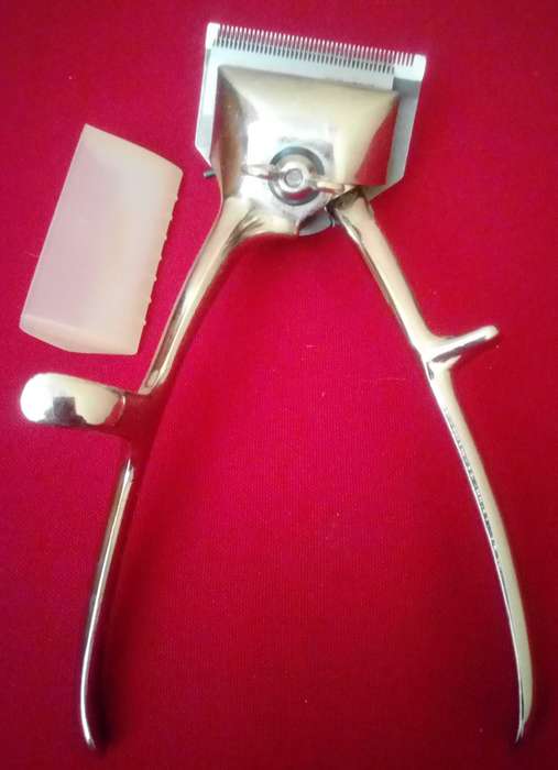 Vintage Ace Deluxe manual hair clipper