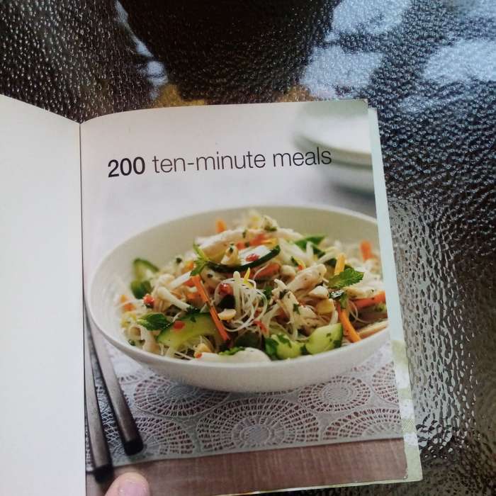 Hamlyn All Colour Cookbook: 200 Ten-Minute Meals - Quick & Easy Recipes for Busy Lives