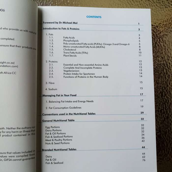 The South African Fat & Protein Guide: Your Essential Resource for Nutrition by Nola Dippenaar