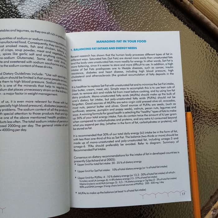 The South African Fat & Protein Guide: Your Essential Resource for Nutrition by Nola Dippenaar