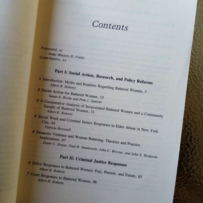 Helping Battered Women by Albert R. Roberts - Innovative Strategies for Support