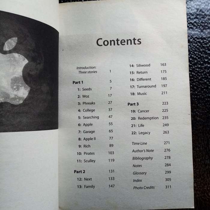 Steve Jobs: The Man Who Thought Different - An Inspiring Biography!