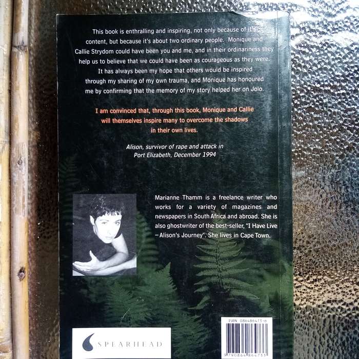 Shooting the Moon: A Hostage Story by Callie & Monique Strydom - Gripping True Crime Adventure