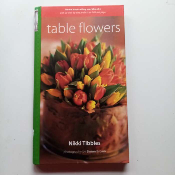 Table Flowers  Nikkie Tibbles