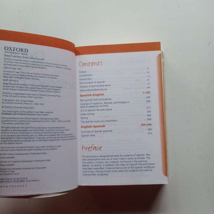 Oxford Colour Spanish Dictionary Plus