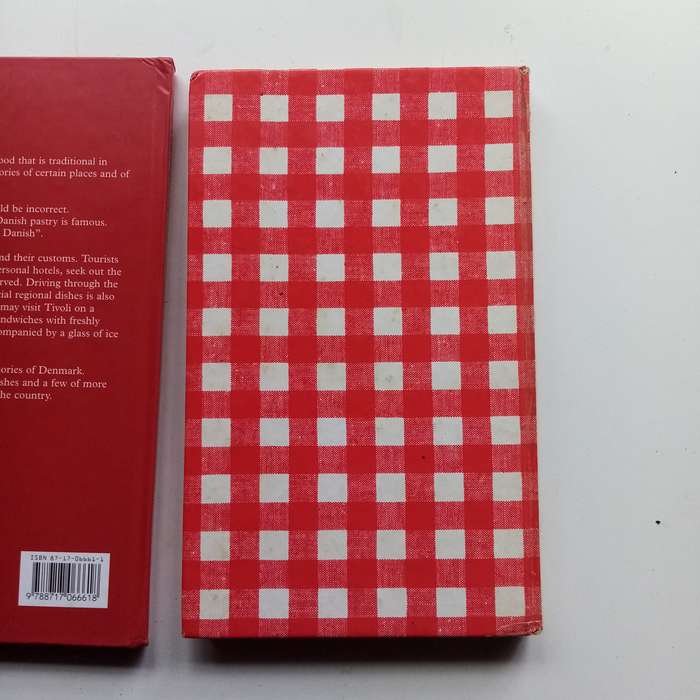 2 Book Bundle - Dining with the Danes, Lynn Andersen - Cooking with the Danes, Astrid Slebsager
