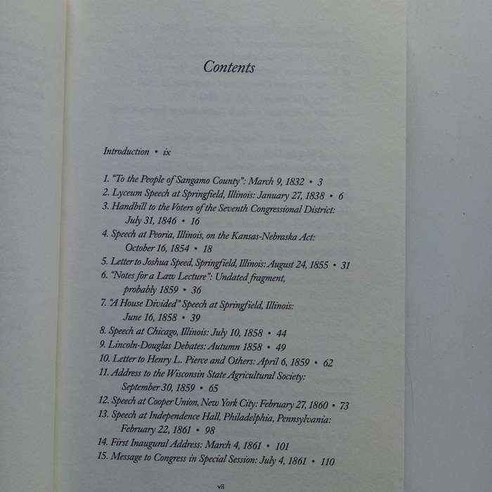 The Essential Lincoln: Speeches and Correspondence - Hardcover Edition