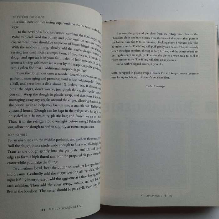 A Homemade Life: Stories and Recipes from My Kitchen Table - Author: Molly Wizenberg