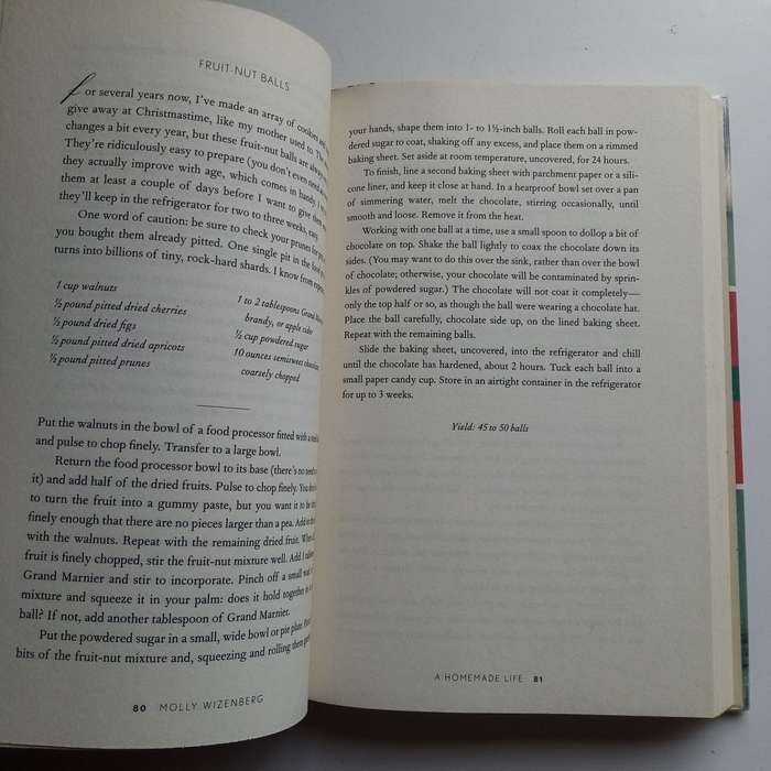 A Homemade Life: Stories and Recipes from My Kitchen Table - Author: Molly Wizenberg