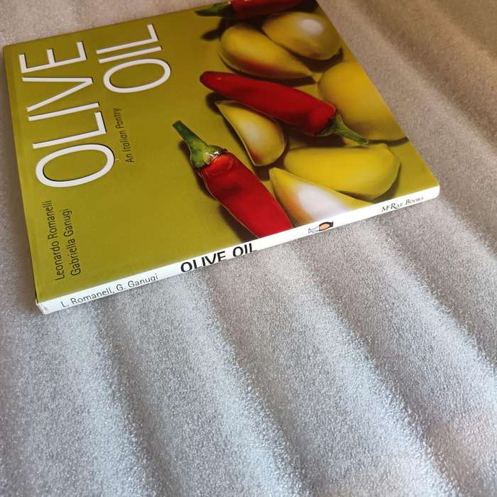 Olive Oil: An Italian Pantry by Leonardo Romanelli  Fully Illustrated Hardcover Guide