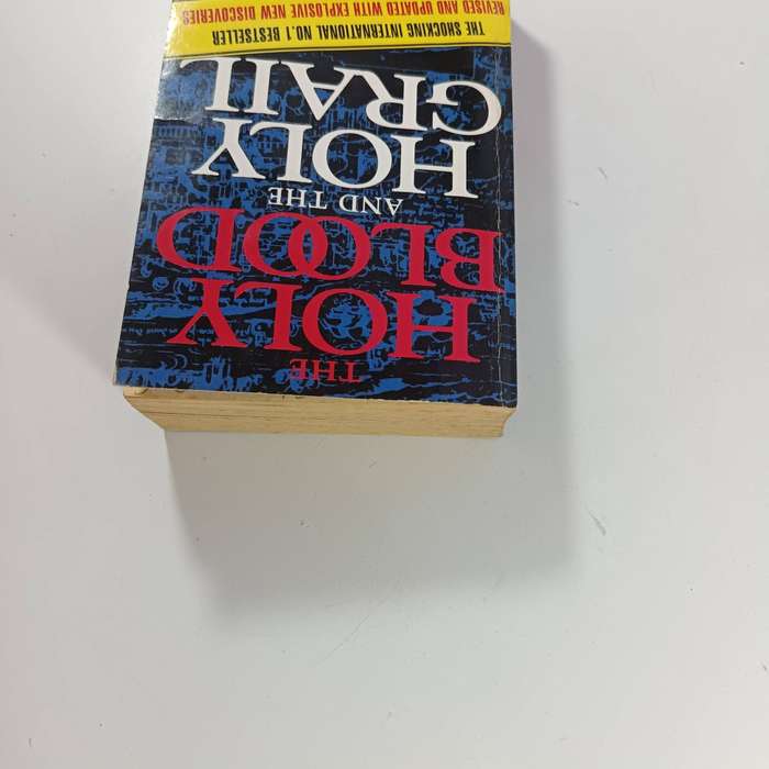 The Holy Blood and the Holy Grail by Michael Baigent, Richard Leigh, & Henry Lincoln | Conspiracy