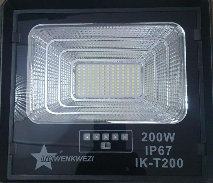 2 X 200W Solar Powered Lights