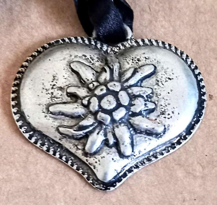 Silver Tone Metal Vintage German Made Heart pendant with edelweiss. 5cm x 5.5cm