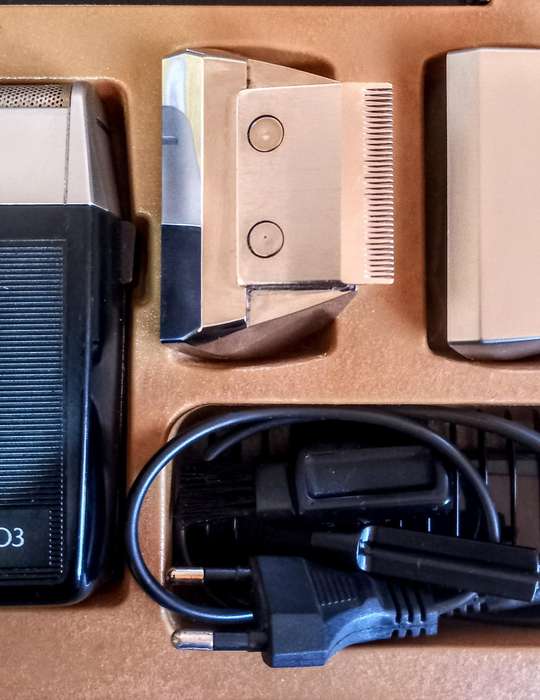 Vintage Electrical Payer - Lux 3003 Dry Shaver and Beard Trimmer in Working Condition