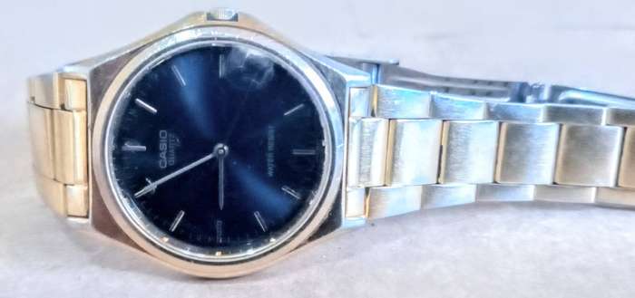 Vintage Casio MTP 1130 Watch in Working Condition
