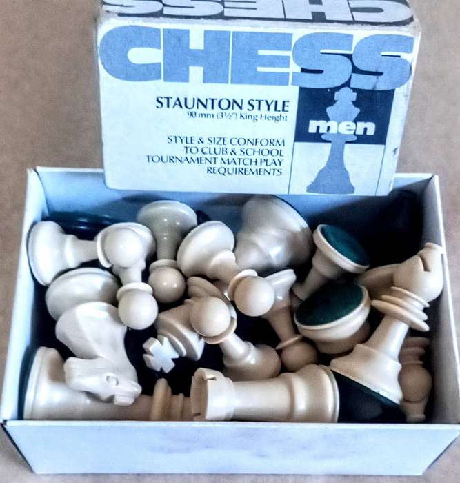 Vintage Complete Chess Set Pieces as per Pictures