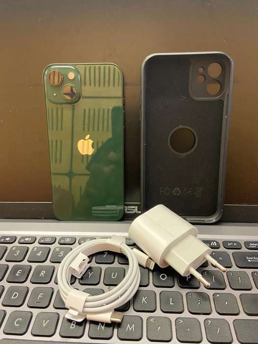 Newly refurbished iphone 13 operating on wifi only