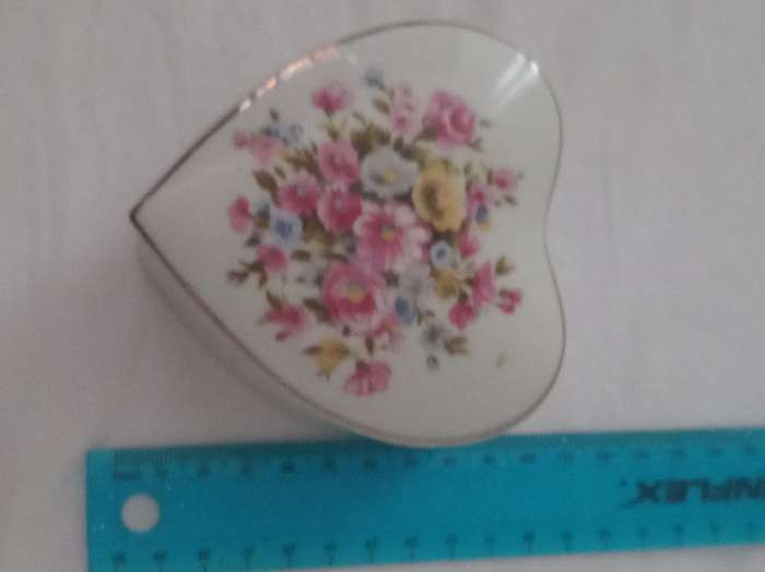 Vintage Brinns Porcelain Heart Shaped Trinket Box/ Dresser Box . Possible Originally from Japan , U