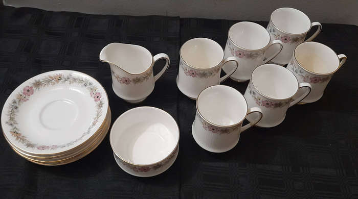 Paragon Belinda Fine Bone China 14 Piece Set