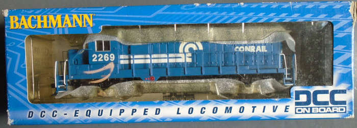 BACHMANN HO SCALE - CONRAIL GP 35 DIESEL LOCO WITH DCC ON BOARD, BOXED