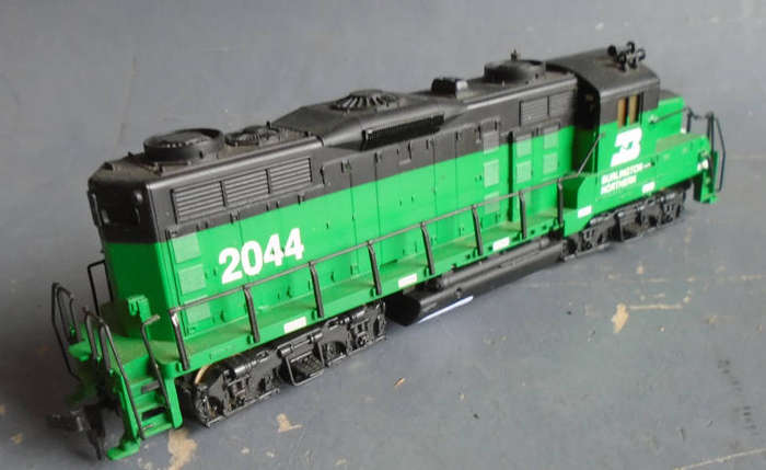 MANTUA HO SCALE - BN 2044 DIESEL LOCO