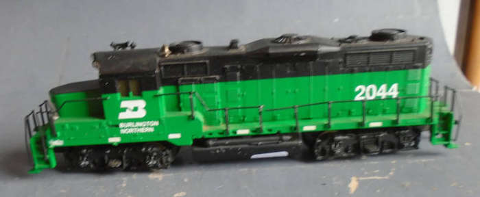 MANTUA HO SCALE - BN 2044 DIESEL LOCO