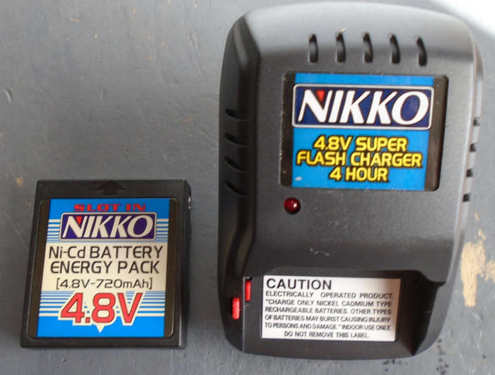 NIKKO 4.8 V CHARGER AND BATTERY